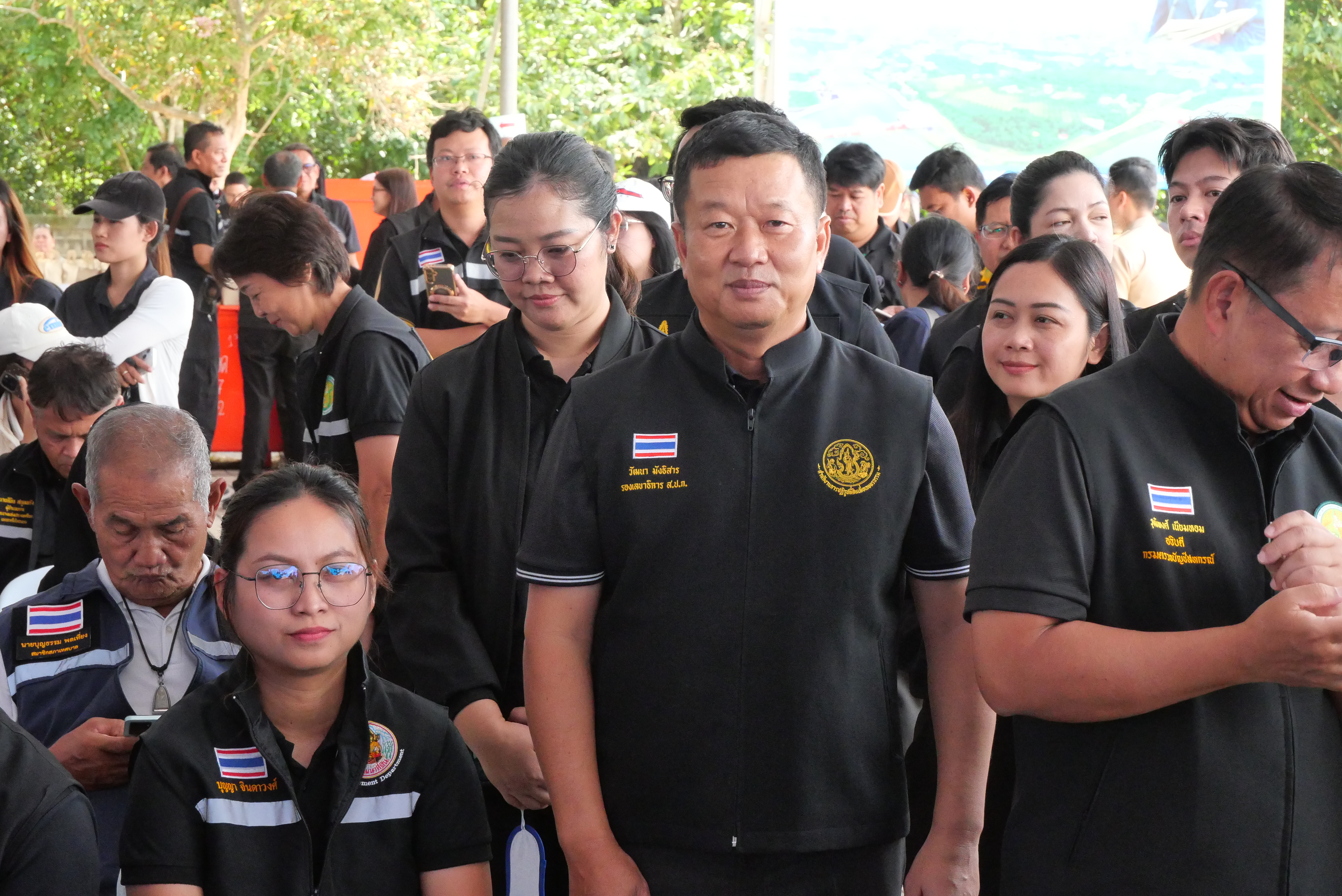 title - เลขาธิการ ส.ป.ก. พร้อมคณะ ร่วมลงพื้นที่กับคณะนายกรัฐมนตรี ติดตามการบริหารจัดการน้ำ เพิ่มศักยภาพระบายน้ำ ลดเสี่ยงน้ำท่วมหาดใหญ่ 
